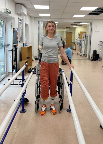 Sarah in rehab for her prosthetic